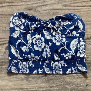 Floral sleeveless crop top